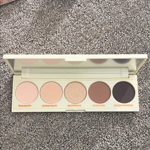 Neutral Eyeshadow Palette with Gold and Brown Shades